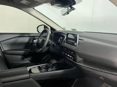 Used 2026 Nissan Rogue SV image 31