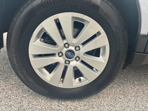 Used 2015 Subaru Outback 2.5i Premium AWD/4WD image 3