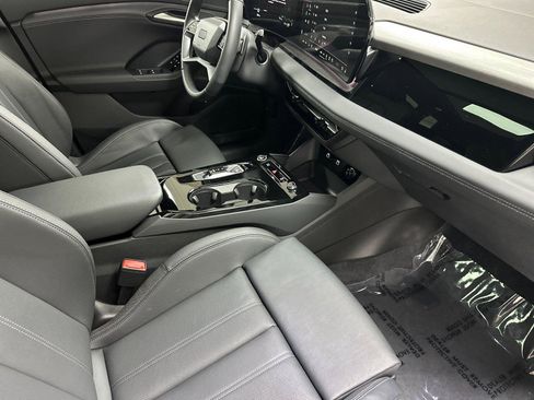 Used 2025 Audi Q6 e-tron Premium Plus AWD/4WD image 16
