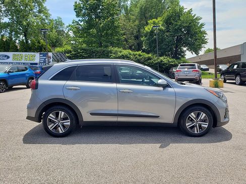 Used 2022 Kia Niro LXS FWD image 4