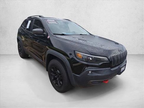 Used 2019 Jeep Cherokee Trailhawk AWD/4WD image 3