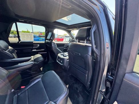 Used 2025 Ford Expedition Tremor AWD/4WD image 17