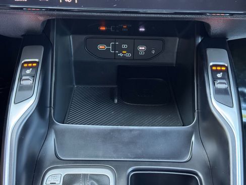 Used 2024 Kia Sorento S w/ Panoramic Sunroof Package FWD image 29