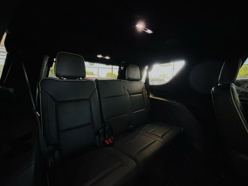 Used 2021 Chevrolet Tahoe Premier AWD/4WD image 35