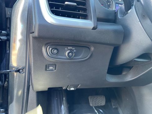 Used 2019 GMC Terrain SLE image 9