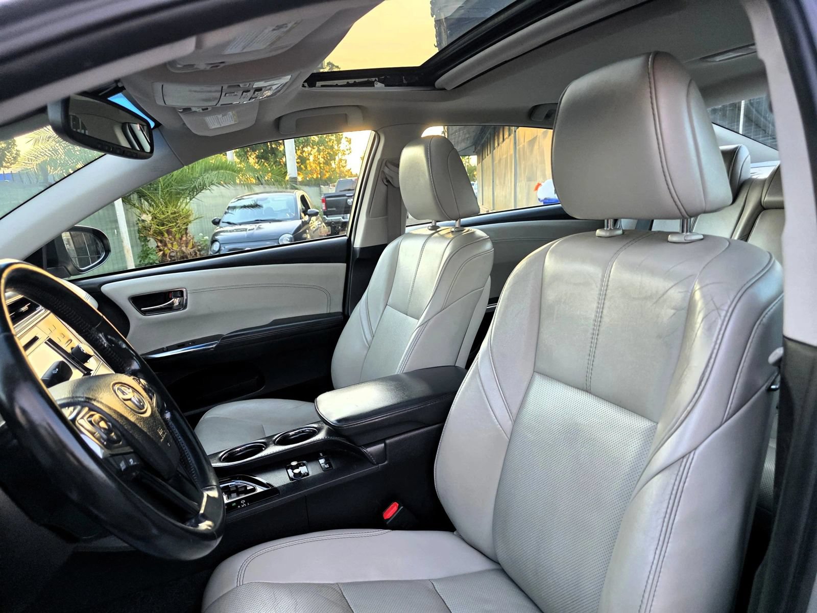 Used 2016 Toyota Avalon Limited w/ Toyota Safety Sense Package FWD image 5