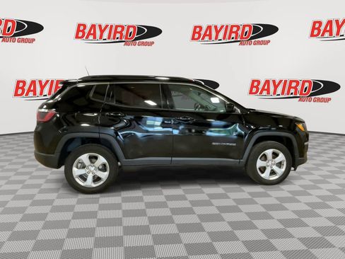 Used 2018 Jeep Compass Latitude w/ Popular Equipment Group AWD/4WD image 9