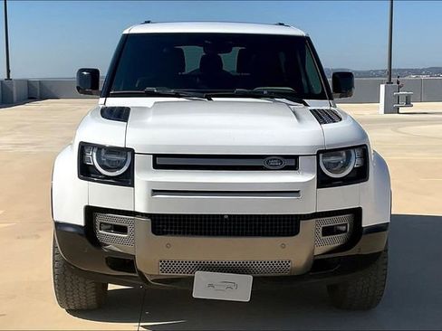 Used 2022 Land Rover Defender 90 X-Dynamic S image 3