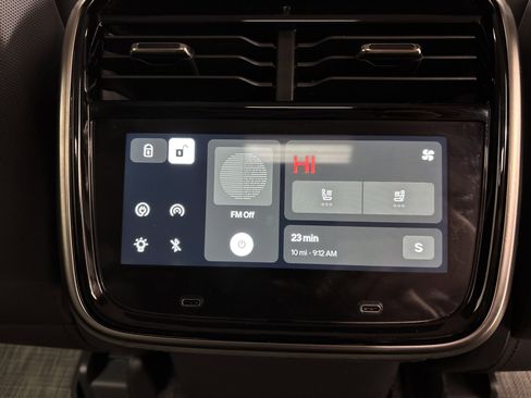 Used 2024 Rivian R1S Adventure AWD/4WD image 30