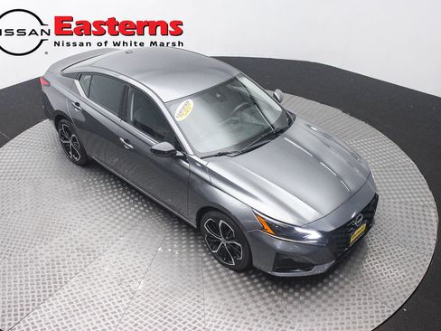 Used 2023 Nissan Altima 2.5 SR AWD/4WD image 3