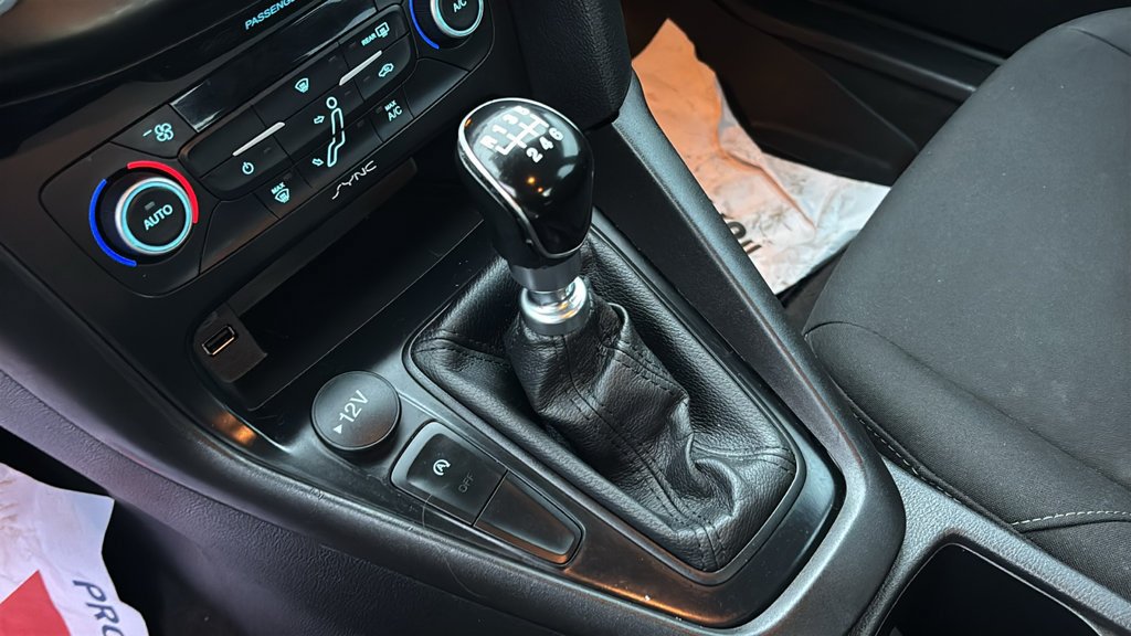 Used 2018 Ford Focus SE FWD image 20