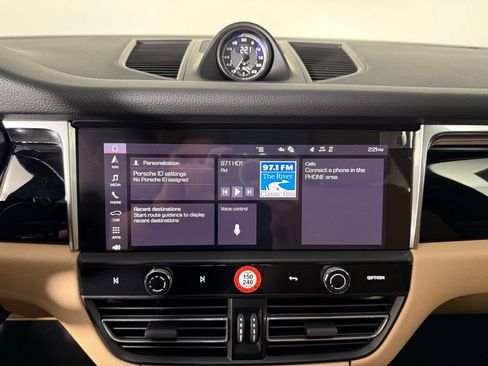 New 2025 Porsche Macan S image 31