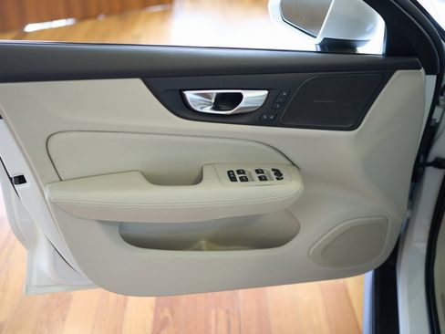 Certified 2025 Volvo V60 B5 Cross Country Plus image 6