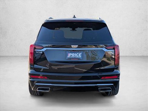Used 2021 Cadillac XT6 Premium Luxury FWD image 8