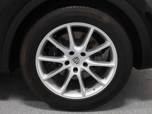 Certified 2024 Porsche Cayenne image 34