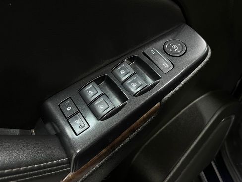 Used 2019 Chevrolet Tahoe LS w/ All-Season Package image 15