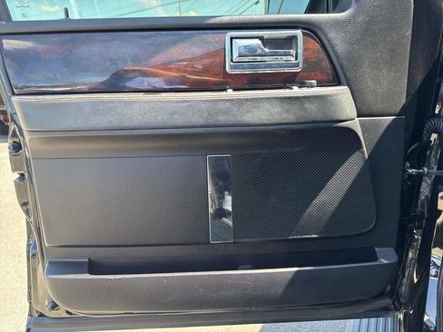 Used 2017 Lincoln Navigator L Reserve AWD/4WD image 36