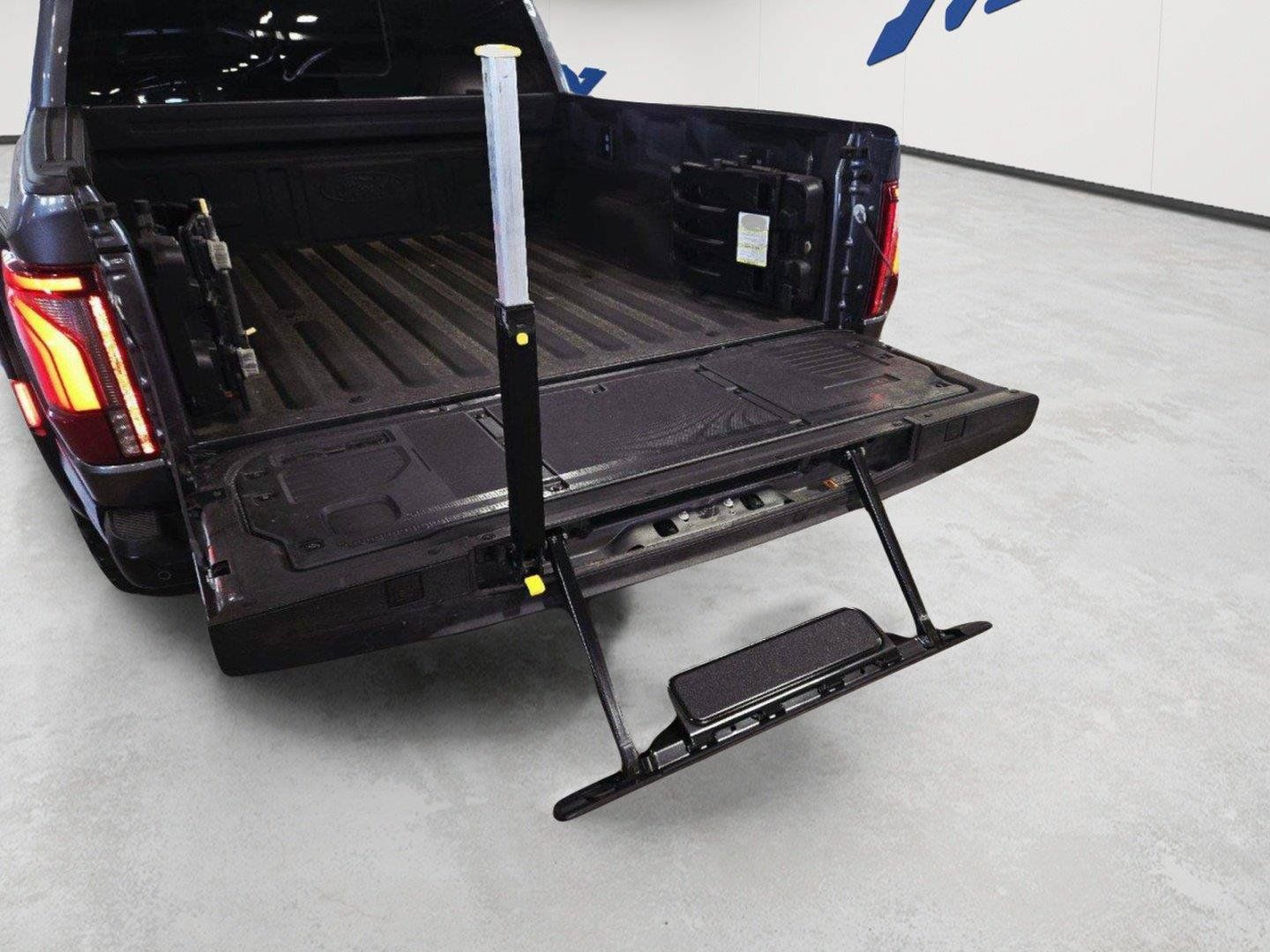 Certified 2025 Ford F150 Raptor AWD/4WD image 82