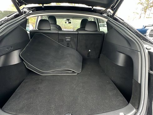 Used 2021 Tesla Model Y Long Range image 13