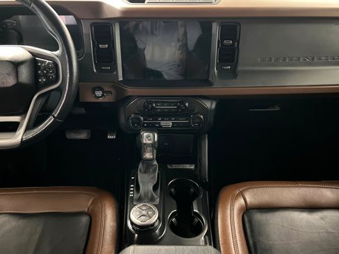 Used 2024 Ford Bronco Outer Banks w/ Sasquatch Package AWD/4WD image 13