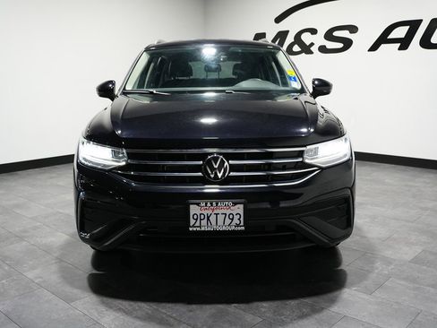 Used 2024 Volkswagen Tiguan SE image 8