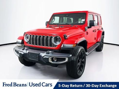 Used 2025 Jeep Wrangler Unlimited Sahara AWD/4WD image 3