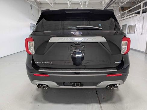 Used 2020 Ford Explorer Platinum w/ Premium Technology Package image 9