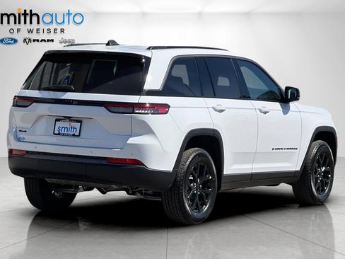 New 2026 Jeep Grand Cherokee Altitude AWD/4WD image 5