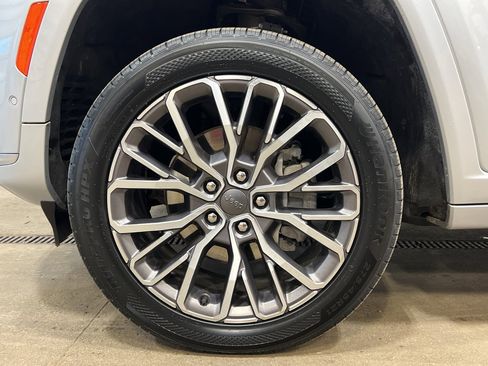 Used 2021 Jeep Grand Cherokee L Summit image 8