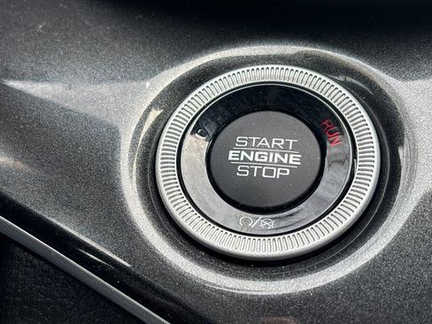 Used 2022 Jeep Grand Cherokee Altitude image 23