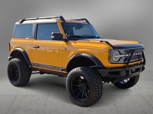 Used 2021 Ford Bronco Badlands image 2
