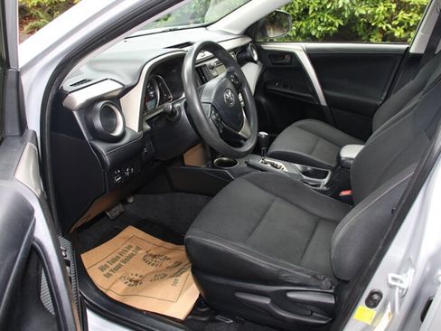 Used 2013 Toyota RAV4 XLE AWD/4WD image 5