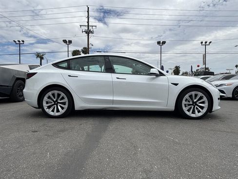 Used 2022 Tesla Model 3 Long Range AWD/4WD image 7