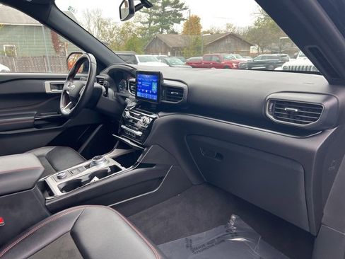 Used 2022 Ford Explorer ST-Line image 11