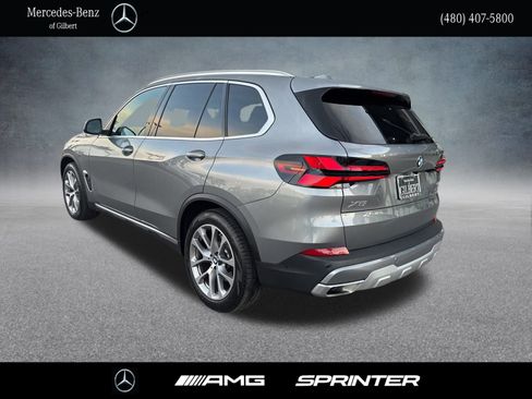 Used 2025 BMW X5 xDrive40i w/ Premium Package image 3