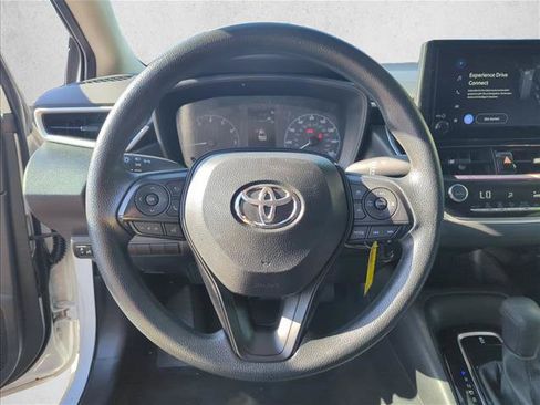 Used 2025 Toyota Corolla LE FWD image 14