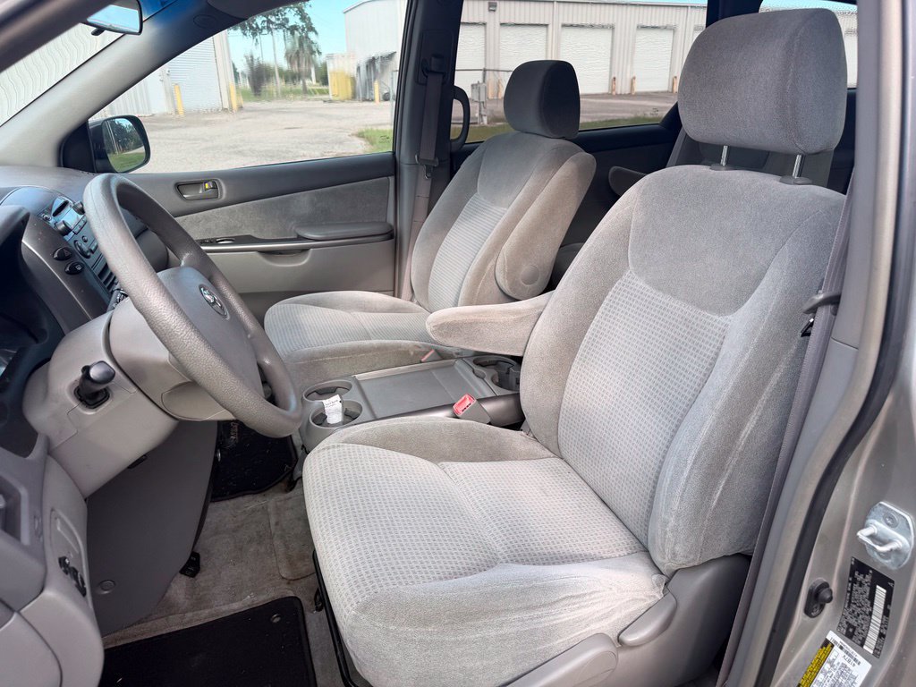 Used 2006 Toyota Sienna CE FWD image 10