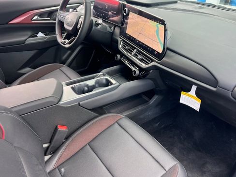 New 2025 Chevrolet Equinox EV RS image 13