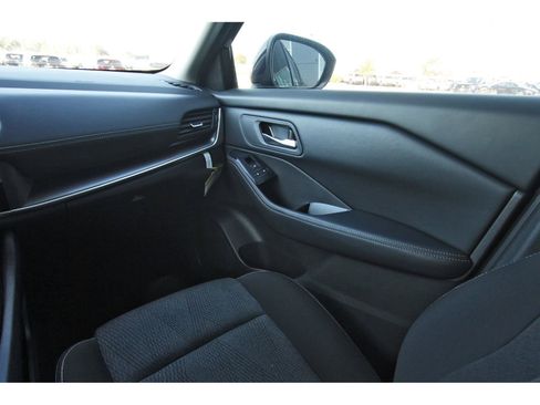 Certified 2025 Nissan Rogue SV image 13