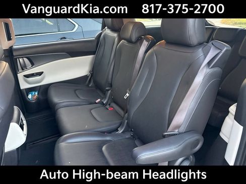Certified 2022 Kia Carnival LX FWD image 5