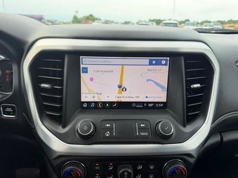 Used 2021 GMC Acadia SLT w/ Technology Package AWD/4WD image 18