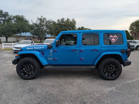 Used 2022 Jeep Wrangler Unlimited Sahara w/ Cold Weather Group AWD/4WD image 8