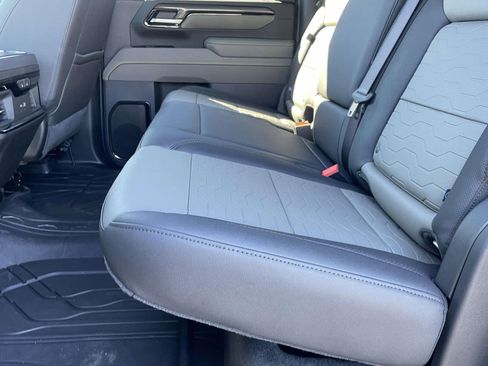 New 2026 Chevrolet Silverado 2500 ZR2 image 8