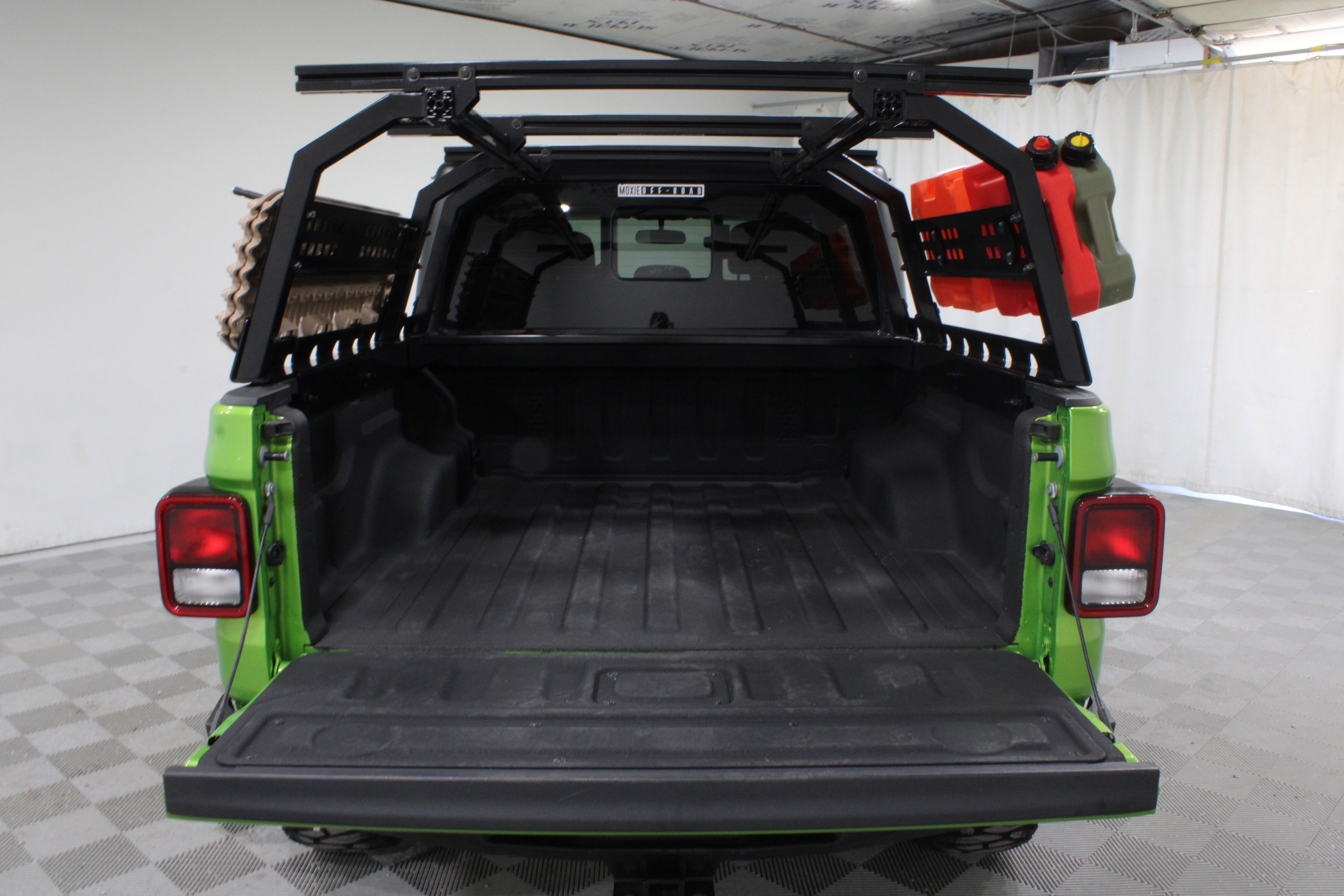 Used 2025 Jeep Gladiator Sport AWD/4WD image 29