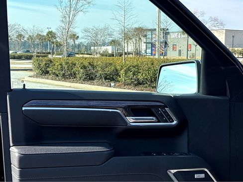 Used 2025 Chevrolet Silverado 1500 LTZ w/ Technology Package image 9