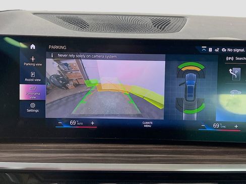 Used 2023 BMW X7 xDrive40i w/ M Sport Package image 17