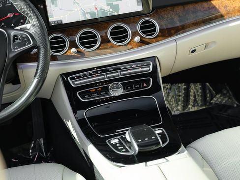 Used 2017 Mercedes-Benz E 300 image 11