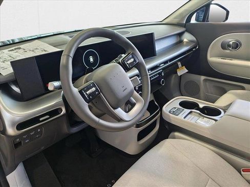 New 2026 Hyundai Ioniq 9 SE image 3