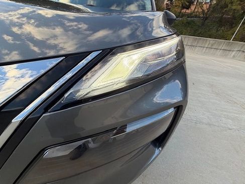 Used 2021 Nissan Rogue S image 10