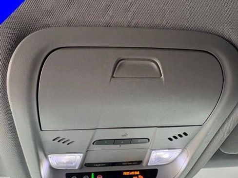 Used 2022 Chevrolet Blazer LT image 24